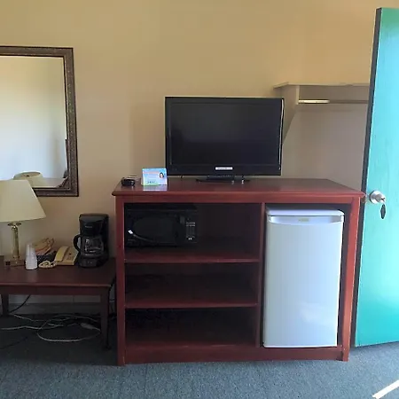 Esterhazy Motor Hotel-2