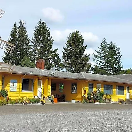 Windmill Inn Lynden-3