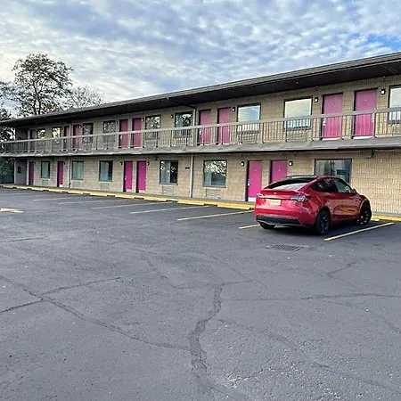Express Inn-Rahway-3