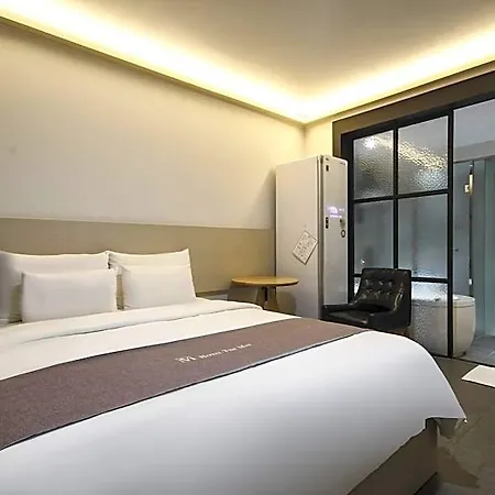 Hotel The May-3