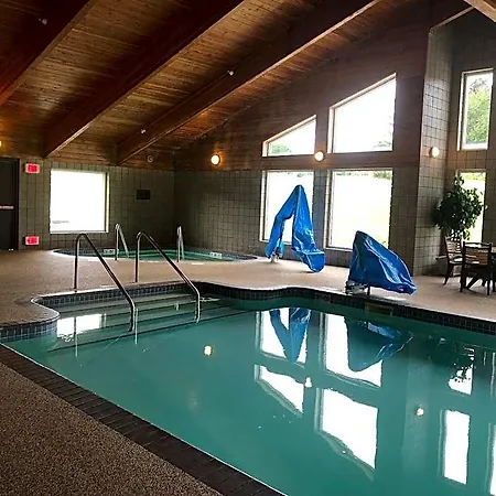 Boarders Inn & Suites By Cobblestone Hotels - Fayette-2