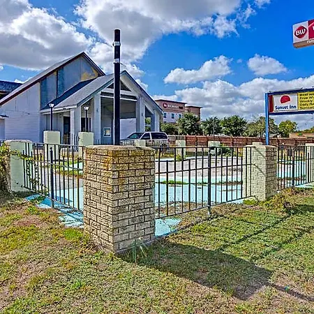 Sunset Inn Flatonia By Magnuson Worldwide-2