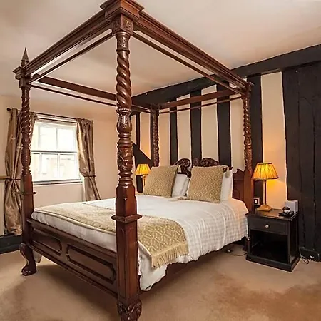 The Saracens Head Hotel-3