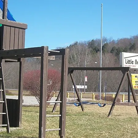 Mohican Little Brown Inn Loudonville-2