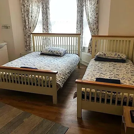Abbey Lodge Guest House-2