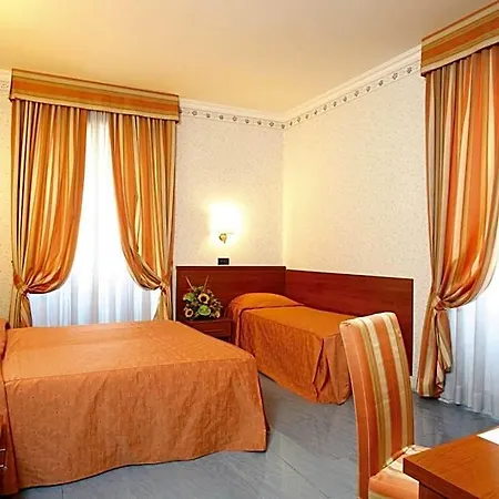 Hotel Dina-3