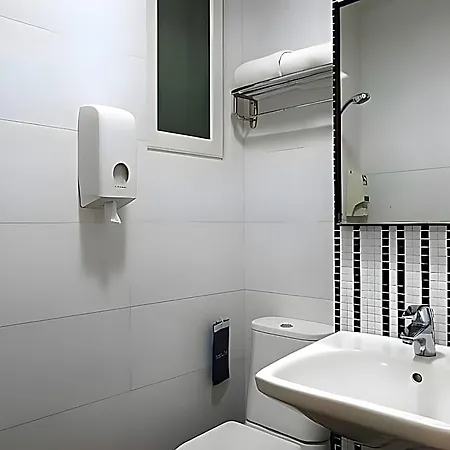 Hotel 81 Rochor-3