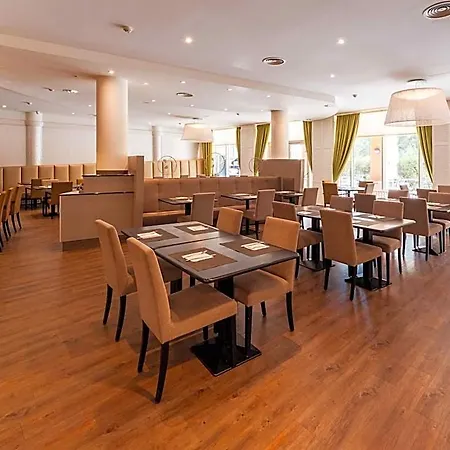 Hilton Garden Inn Vienna South-3