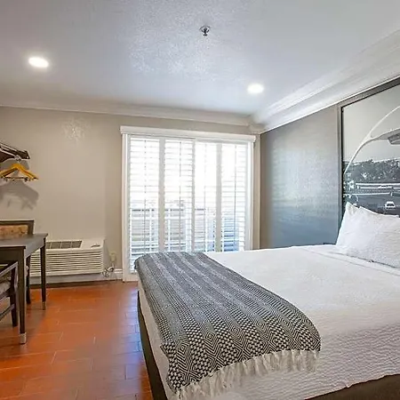 Super 8 By Wyndham Inglewood/Lax/La Airport-2