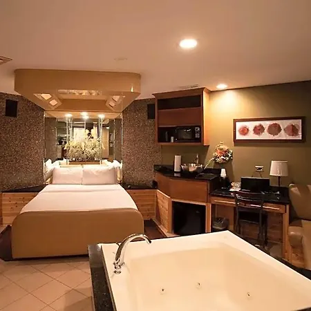 The Champagne Lodge And Luxury Suites-2