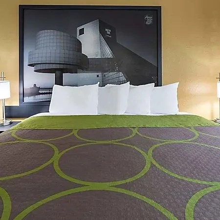 Super 8 By Wyndham Wooster-3