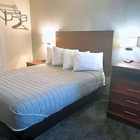 Days Inn By Wyndham Lincoln South-2
