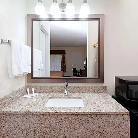 Super 8 By Wyndham Decatur/Dntn/Atlanta Area-2