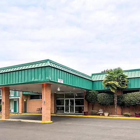 Super 8 By Wyndham Hope-3