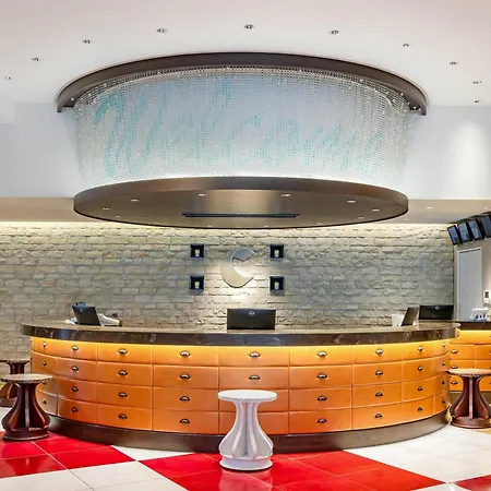 Comfort Suites Tokyo Bay-3