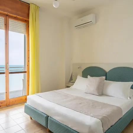 Hotel Embassy-3