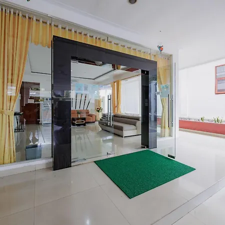 RedDoorz Premium @ Gandaria Jagakarsa-2