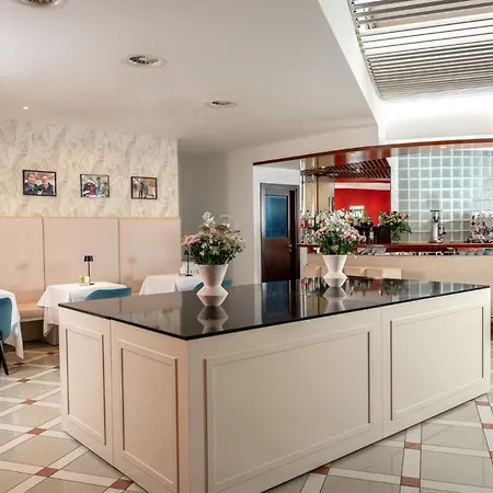 Hotel Re Enzo-3
