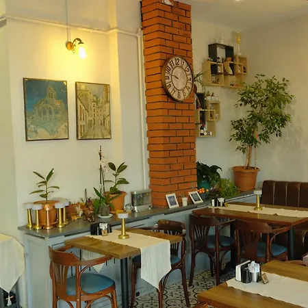 Madame Roza-3