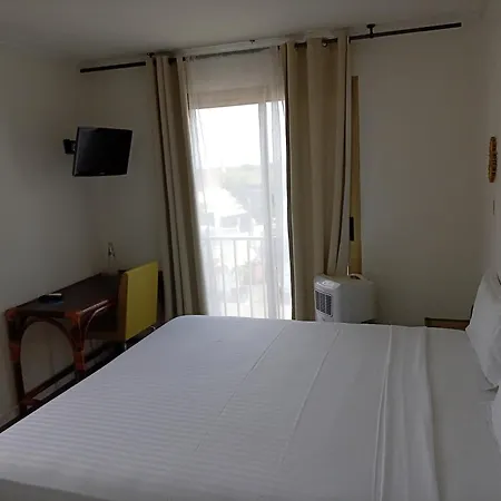 Avocado Hotel-3