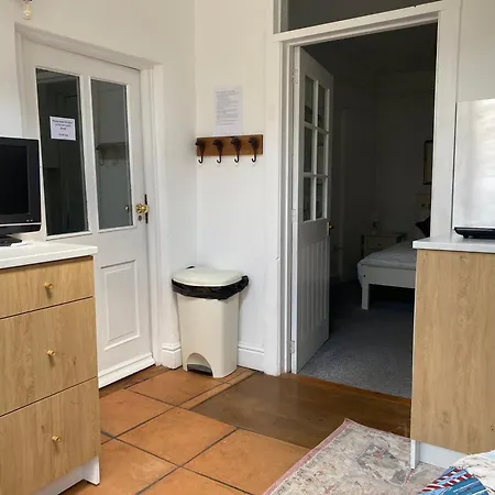 Bridport Garden Suite-3