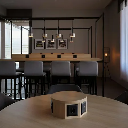 Leonardo Hotel Zurich Airport-3