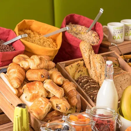 Ibis Styles Dubai Airport Hotel-3