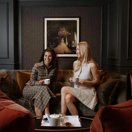 The Guardsman Hotel-2