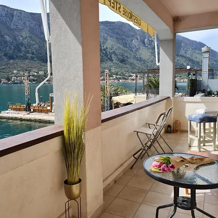 Step To Kotor Bay Guesthouse-2