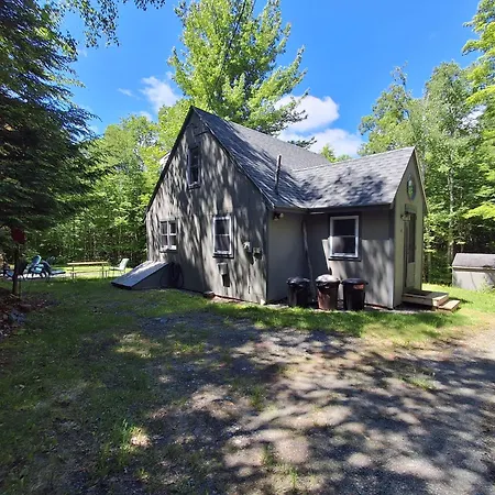 Cozy Woodsy Cabin W/ A Deck, Firepit, Gas Grill, Free Wifi, & Full Kitchen-2