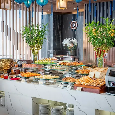Le Sands Oceanfront Danang Hotel-3