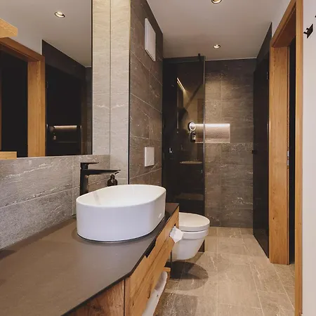 Zaglgut Premium Hotel & Chalets, Zell Am See-Kaprun - Wellness & Infinity Pool, Air Conditioning, Panoramic Views & Summer Card Included-3
