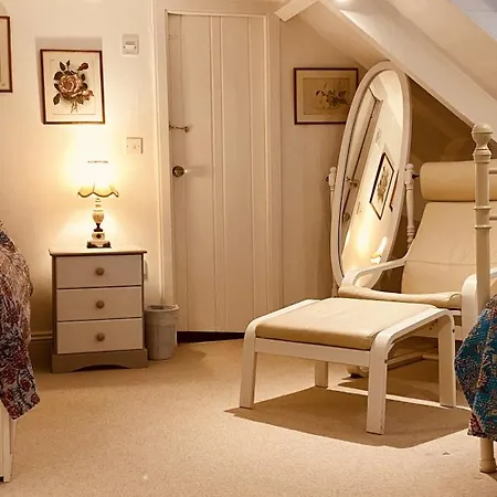Market House 17Th Century Boutique B&B-3