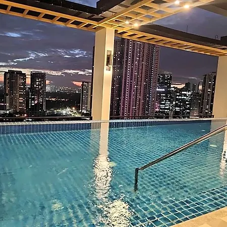 Capital O 804 The Residences At Bonifacio Civic Center-3