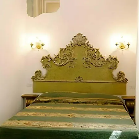 Navona Governo Vecchio Guest House-3