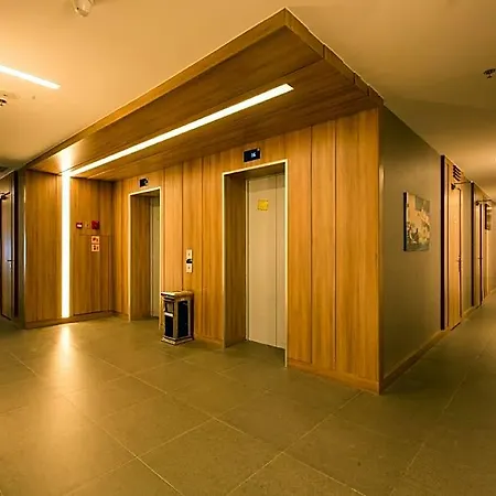 Republic Luxury Apartments Sgn Airport-2