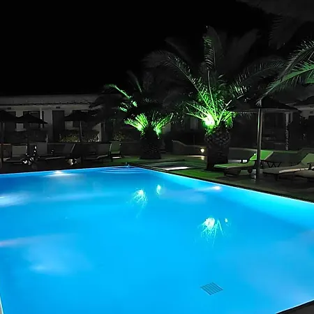Petinaros Hotel & Studios-3