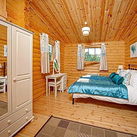 Langmere Lakes Lodges-3
