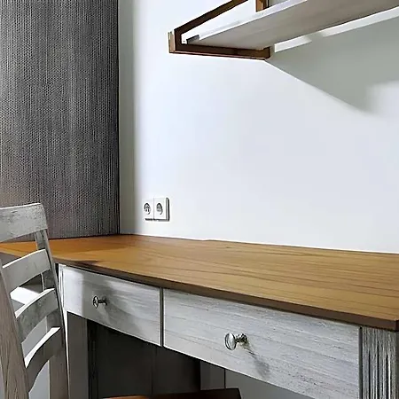 Urbanest Inn House Slipi-3