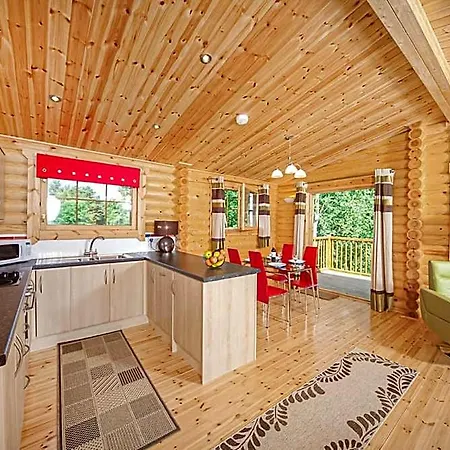 Langmere Lakes Lodges-2