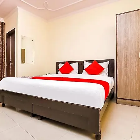 Oyo 28126 Charanpahari Hotel-3