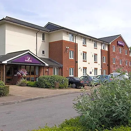 Premier Inn Newport Wales-3