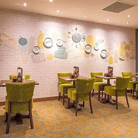Premier Inn London Edmonton-3