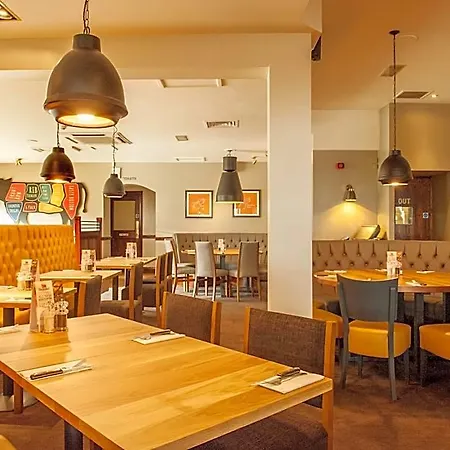 Premier Inn Liverpool North-3