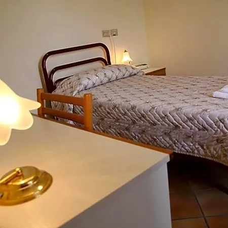 Hotel Madonna Di Loreto-3