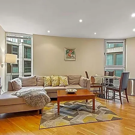 Lanterns Court Serviced Apartments By Thesqua.Re-3