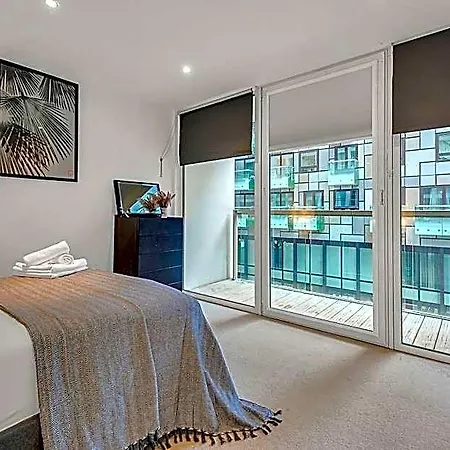 Lanterns Court Serviced Apartments By Thesqua.Re-2