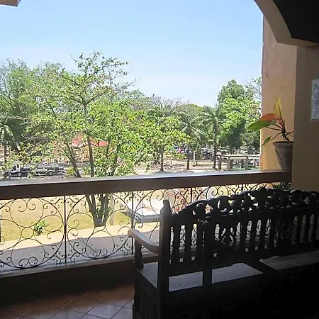 Plaza Maria Luisa Suites Inn-3