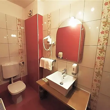 Rooms Vodisek - Depandansa Hotela Capris Capodistria Boutique-3