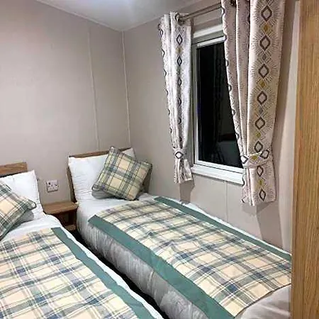 Southview Holiday Park, Deluxe Caravan-3